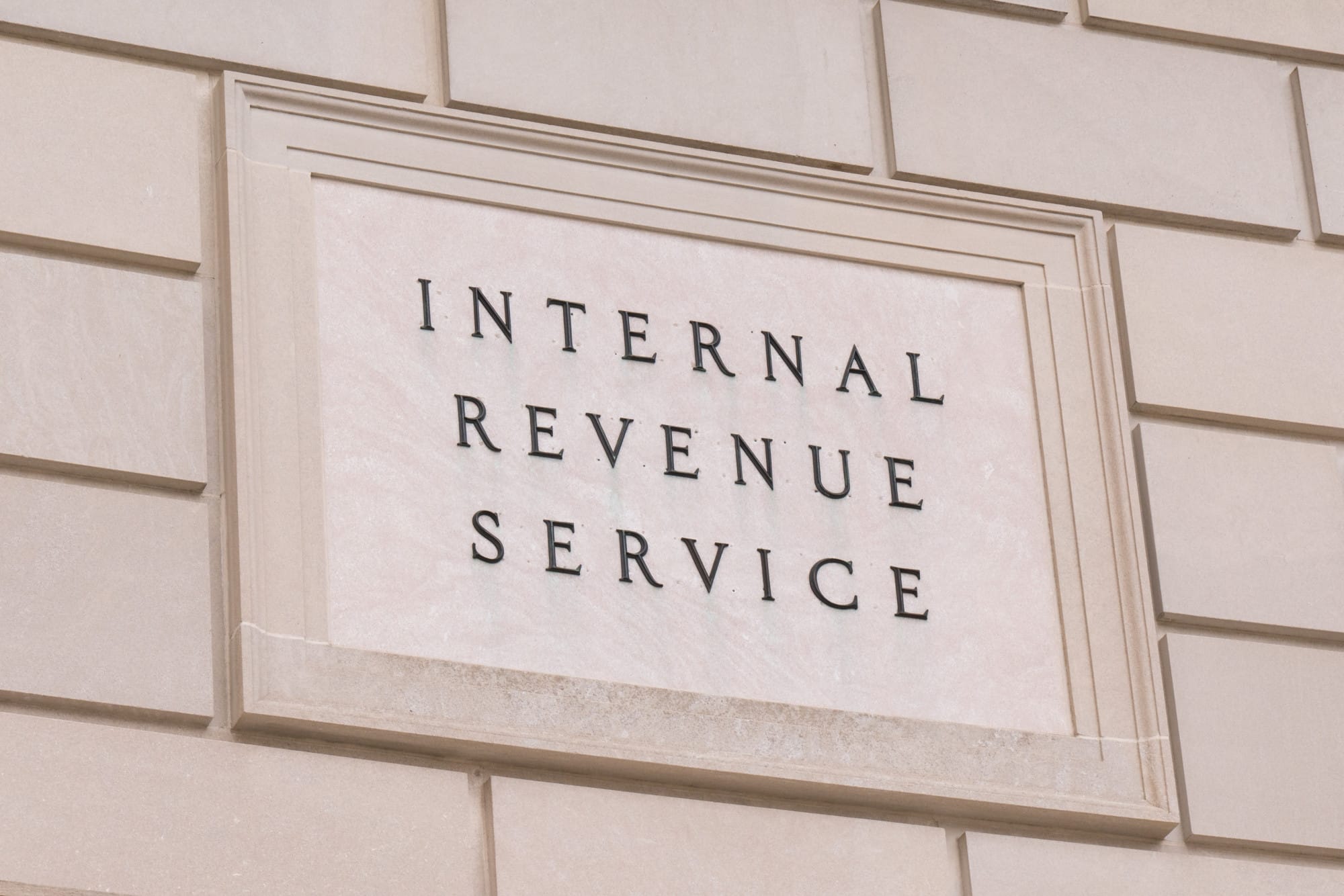 IRS Tax Levy vs. IRS Tax Lien: What's the Difference? · Clean Slate Tax